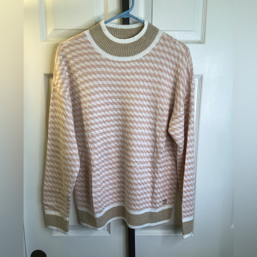 Calvin Klein Beige and Cream Knit Sweater, size Medium